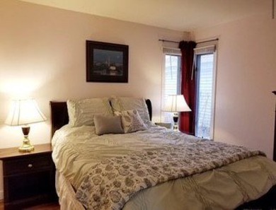 Welcome to this bright and inviting 2-bedroom, 2-bath condo in on Fox Run Golf Links in Illinois - for sale on GolfHomes.com, golf home, golf lot