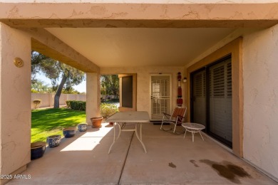 Welcome to this charming 2-bedroom, 2-bathroom end-unit home on Westbrook Village / Vista Golf Course in Arizona - for sale on GolfHomes.com, golf home, golf lot