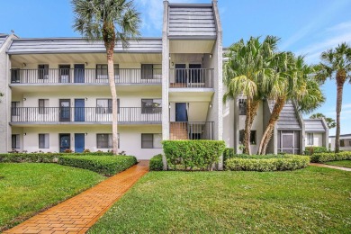 Elegant, totally remodeled 2/2 condo w. extended living area & on Fountains Golf and Country Club in Florida - for sale on GolfHomes.com, golf home, golf lot