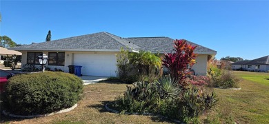 Investor Special in Sun City Center - Spacious 2/2 Fixer Upper on Caloosa Greens Executive Golf Course in Florida - for sale on GolfHomes.com, golf home, golf lot