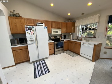 Your Coastal Playground Awaits in Surfside, Ocean Park! Trade on Surfside Golf Course in Washington - for sale on GolfHomes.com, golf home, golf lot