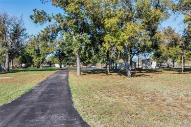 Tranquil 3-Bed, 2-Bath Home on 1.47 Acres in Horseshoe Bend - on Horseshoe Bend Country Club in Texas - for sale on GolfHomes.com, golf home, golf lot