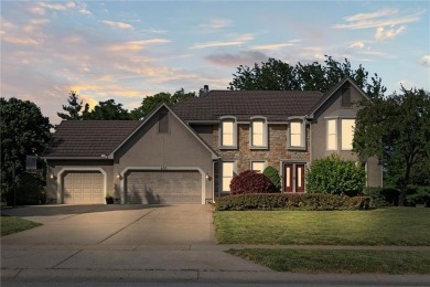 Welcome to your private retreat in the heart of Lakewood--where on Lakewood Oaks Golf Club, Ltd. in Missouri - for sale on GolfHomes.com, golf home, golf lot