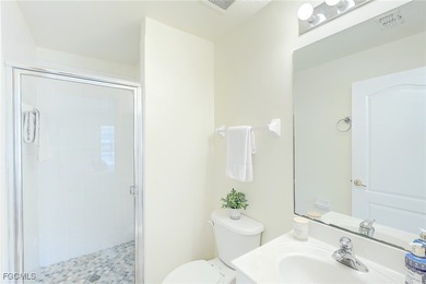 Charming 3 bedroom townhome in the Villages of Stoneybrook on Gateway Golf and Country Club in Florida - for sale on GolfHomes.com, golf home, golf lot