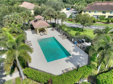 Charming 3 bedroom townhome in the Villages of Stoneybrook on Gateway Golf and Country Club in Florida - for sale on GolfHomes.com, golf home, golf lot