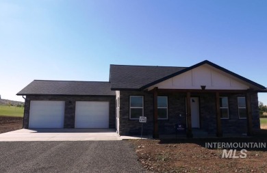 Beautiful Brand New custom-built home 3 bedroom 2 bath that on Council Mountain Golf Course in Idaho - for sale on GolfHomes.com, golf home, golf lot