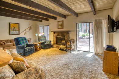 Welcome to this charming lower-level condo in the desirable on Pinetop Lakes Golf and Country Club in Arizona - for sale on GolfHomes.com, golf home, golf lot