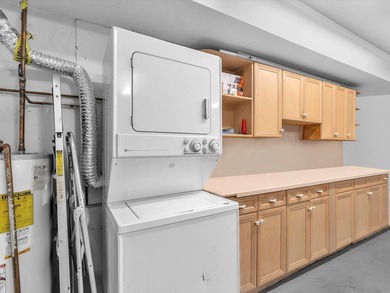 Spacious 3BR/2.5BA home in the prestigious Woodlands of Tamarac on Woodlands Country Club in Florida - for sale on GolfHomes.com, golf home, golf lot