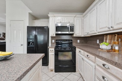 This charming 3-bedroom, 2-bathroom home is perfectly situated on Hillcrest Country Club in Texas - for sale on GolfHomes.com, golf home, golf lot