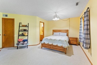Motivated seller!! Updated & move-in ready! This 2,062 sq ft on Bella Vista Country Club - Highlands in Arkansas - for sale on GolfHomes.com, golf home, golf lot