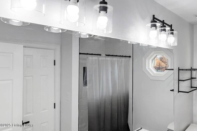 Welcome to 604 Lake Forest Parkway, a spacious home in one of on Lake Forest Country Club in Kentucky - for sale on GolfHomes.com, golf home, golf lot