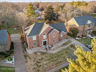 Welcome to 604 Lake Forest Parkway, a spacious home in one of on Lake Forest Country Club in Kentucky - for sale on GolfHomes.com, golf home, golf lot