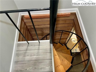 Turnkey updated 3BR/3BA Mountain Retreat with Stunning on Land Harbor Golf Course in North Carolina - for sale on GolfHomes.com, golf home, golf lot
