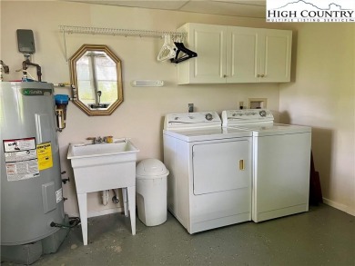 Turnkey updated 3BR/3BA Mountain Retreat with Stunning on Land Harbor Golf Course in North Carolina - for sale on GolfHomes.com, golf home, golf lot