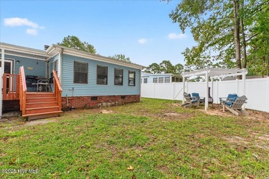 Well priced with motivated sellers-an excellent opportunity in a on Thistle Golf Club in North Carolina - for sale on GolfHomes.com, golf home, golf lot