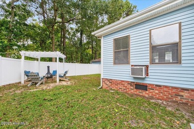 Well priced with motivated sellers-an excellent opportunity in a on Thistle Golf Club in North Carolina - for sale on GolfHomes.com, golf home, golf lot