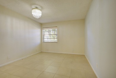 Amazing opportunity to own an underpriced condo in the vibrant on Kings Point Golf -Flanders Way in Florida - for sale on GolfHomes.com, golf home, golf lot