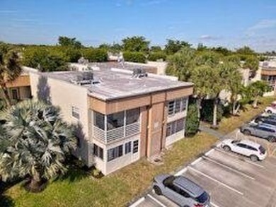 Amazing opportunity to own an underpriced condo in the vibrant on Kings Point Golf -Flanders Way in Florida - for sale on GolfHomes.com, golf home, golf lot