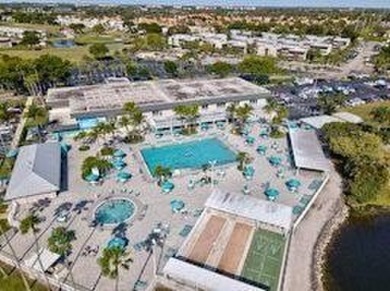 Amazing opportunity to own an underpriced condo in the vibrant on Kings Point Golf -Flanders Way in Florida - for sale on GolfHomes.com, golf home, golf lot