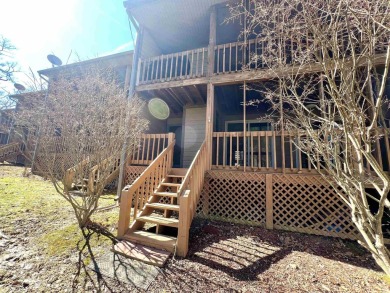 Welcome to your slice of paradise! This lovely 2 bedroom, 2 bath on The Eagle Pointe Golf Resort in Indiana - for sale on GolfHomes.com, golf home, golf lot