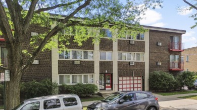 Updated 2 BR/1.5 BA with heated garage space included. This unit on Evanston Golf Club in Illinois - for sale on GolfHomes.com, golf home, golf lot