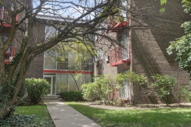 Updated 2 BR/1.5 BA with heated garage space included. This unit on Evanston Golf Club in Illinois - for sale on GolfHomes.com, golf home, golf lot