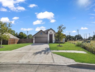 Motivated Seller! Step inside, and you'll be greeted by an on Cross Timbers Golf Course in Texas - for sale on GolfHomes.com, golf home, golf lot