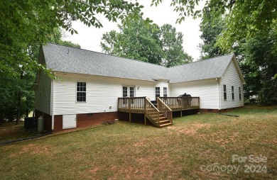 Immaculate inside & out. This beautiful very well-maintained on Lake Louise Golf Club in North Carolina - for sale on GolfHomes.com, golf home, golf lot