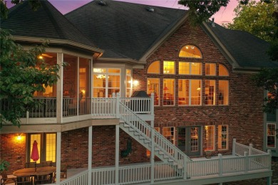 This stunning St Albans Construction built home in Timber Trace on Country Club of St Albans in Missouri - for sale on GolfHomes.com, golf home, golf lot