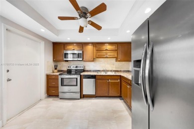 Beautiful condo in the exclusive Palm Aire Country Club. This on Palm-Aire Country Club and Resort - Palms in Florida - for sale on GolfHomes.com, golf home, golf lot