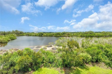 YOUR FLORIDA DREAM COMES TRUE - COMPLETELY REMODELED WATERFRONT on Seminole Lake Country Club in Florida - for sale on GolfHomes.com, golf home, golf lot