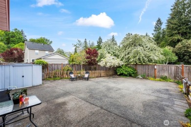 First time on the market! Welcome to this charming 3-bed, 2 on The Home Course in Washington - for sale on GolfHomes.com, golf home, golf lot
