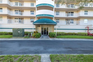 YOUR FLORIDA DREAM COMES TRUE - COMPLETELY REMODELED WATERFRONT on Seminole Lake Country Club in Florida - for sale on GolfHomes.com, golf home, golf lot