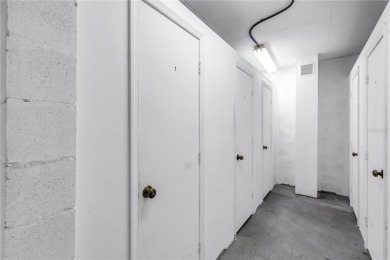 MOVE IN READY NOW - A QUICK CLOSING IS OK HERE - COMPLETELY on Seminole Lake Country Club in Florida - for sale on GolfHomes.com, golf home, golf lot