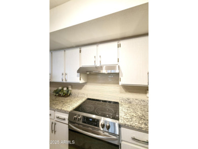 Expanded, custom 3BR, 2BA Macayo model on an enormous cul-de-sac on Sun Lakes Country Club in Arizona - for sale on GolfHomes.com, golf home, golf lot