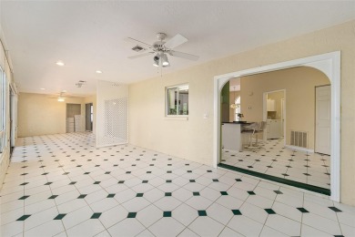 LARGE 2,246 Heated Sq Ft, 3 Bedroom 2 bath home with 2 car on Ocala Palms Golf and Country Club in Florida - for sale on GolfHomes.com, golf home, golf lot