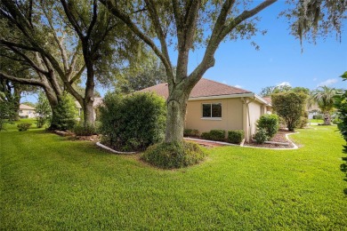 LARGE 2,246 Heated Sq Ft, 3 Bedroom 2 bath home with 2 car on Ocala Palms Golf and Country Club in Florida - for sale on GolfHomes.com, golf home, golf lot