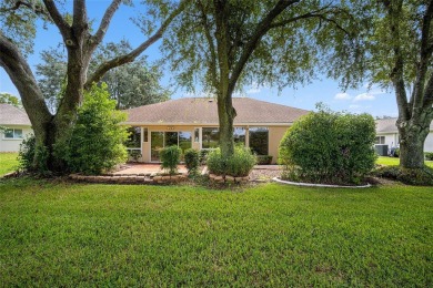 LARGE 2,246 Heated Sq Ft, 3 Bedroom 2 bath home with 2 car on Ocala Palms Golf and Country Club in Florida - for sale on GolfHomes.com, golf home, golf lot