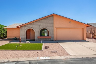 Unique home in Fountain of the Sun with so much potential!  Two on Fountain of the Sun Country Club in Arizona - for sale on GolfHomes.com, golf home, golf lot