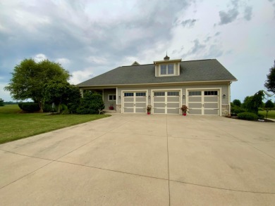 Welcome to this stunning 4 bedrm, 3  1/2  bath home located on on Mt Vernon Country Club in Ohio - for sale on GolfHomes.com, golf home, golf lot