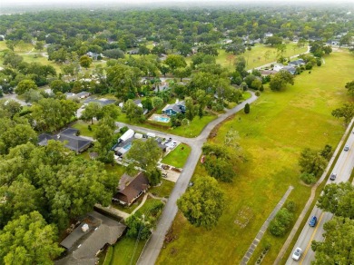 Under contract-accepting backup offers. 4 BEDROOM 2.5 BATHROM on Rolling Hills Golf Club in Florida - for sale on GolfHomes.com, golf home, golf lot