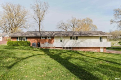 Welcome to Your Dream Home! This stunningly remodeled 3-bedroom on Shawnee Hills Country Club in Illinois - for sale on GolfHomes.com, golf home, golf lot