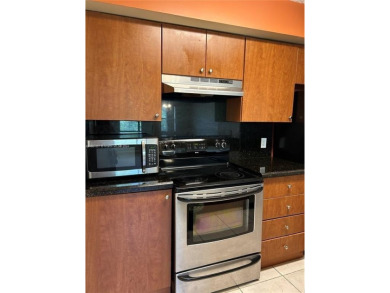 Excellent opportunity for an investor: unit rented at $ 1800.00 on Orangebrook Golf and Country Club in Florida - for sale on GolfHomes.com, golf home, golf lot