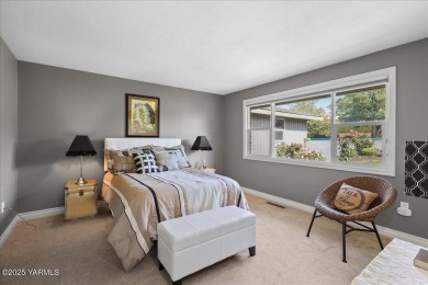 MILLION DOLLAR VIEWS of Mt. Rainier, Mt. Adams and downtown on The Yakima Country Club in Washington - for sale on GolfHomes.com, golf home, golf lot