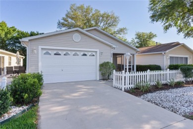 BOND PAID! TURNKEY! Welcome to this charming 2-bedroom, 2-bath on The Links of Spruce Creek in Florida - for sale on GolfHomes.com, golf home, golf lot