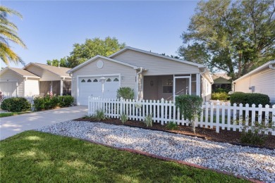 BOND PAID! TURNKEY! Welcome to this charming 2-bedroom, 2-bath on The Links of Spruce Creek in Florida - for sale on GolfHomes.com, golf home, golf lot