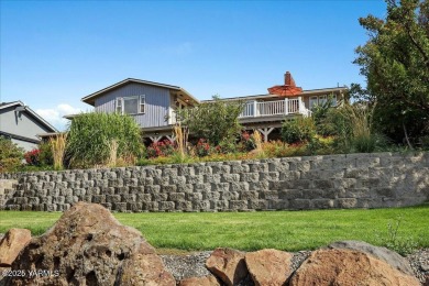 MILLION DOLLAR VIEWS of Mt. Rainier, Mt. Adams and downtown on The Yakima Country Club in Washington - for sale on GolfHomes.com, golf home, golf lot