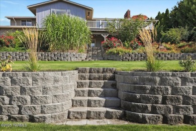 MILLION DOLLAR VIEWS of Mt. Rainier, Mt. Adams and downtown on The Yakima Country Club in Washington - for sale on GolfHomes.com, golf home, golf lot