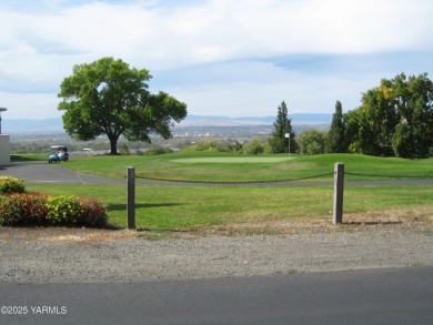 MILLION DOLLAR VIEWS of Mt. Rainier, Mt. Adams and downtown on The Yakima Country Club in Washington - for sale on GolfHomes.com, golf home, golf lot