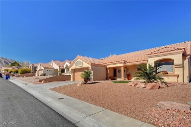 Charming single story home in the resort-style 55+ community of on Highland Falls Golf Club in Nevada - for sale on GolfHomes.com, golf home, golf lot